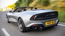Aston Martin Vanquish Volante (2025) messa alla prova