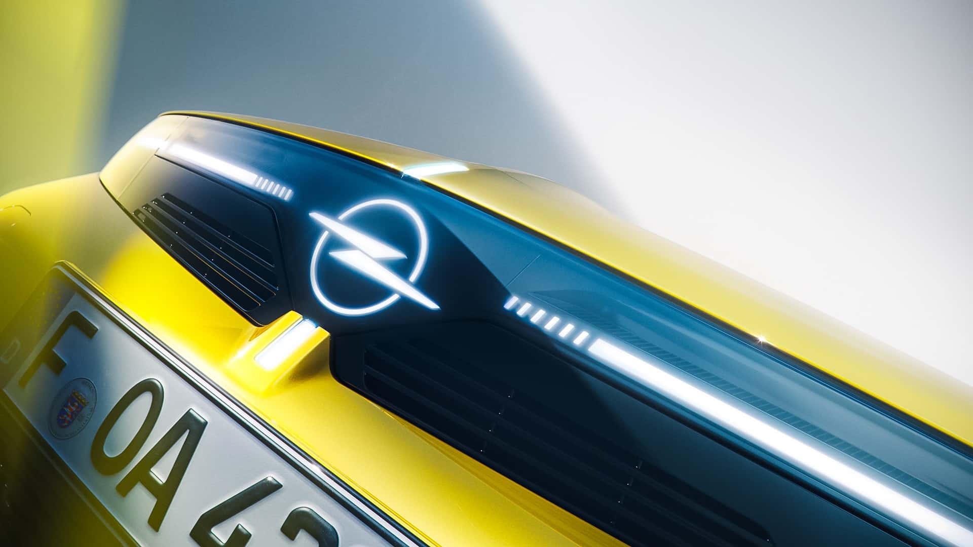 https://cdn.motor1.com/images/mgl/OoM4WX/s1/opel-astra-2026-und-opel-astra-sports-tourer-2026.jpg