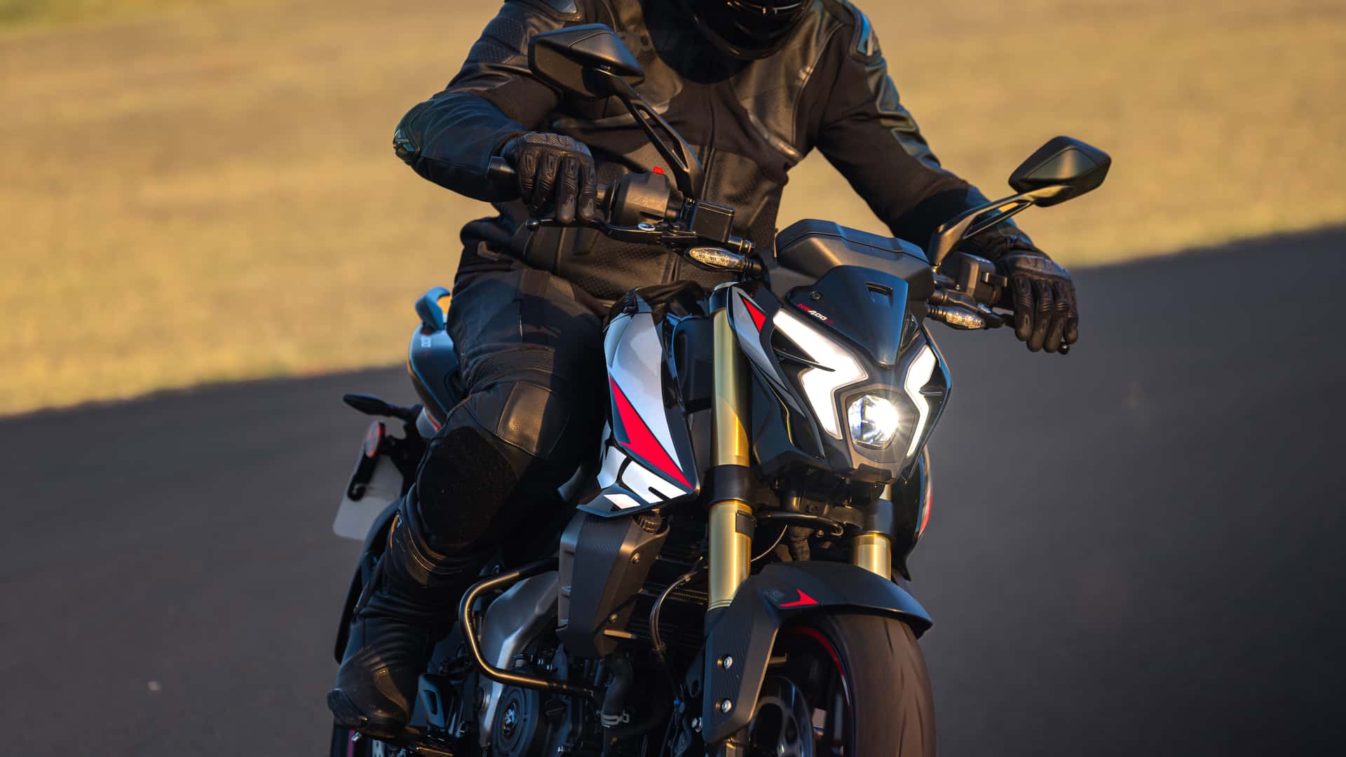Motos em abril: Honda lidera, mas Bajaj chega à 5ª posição pela primeira vez