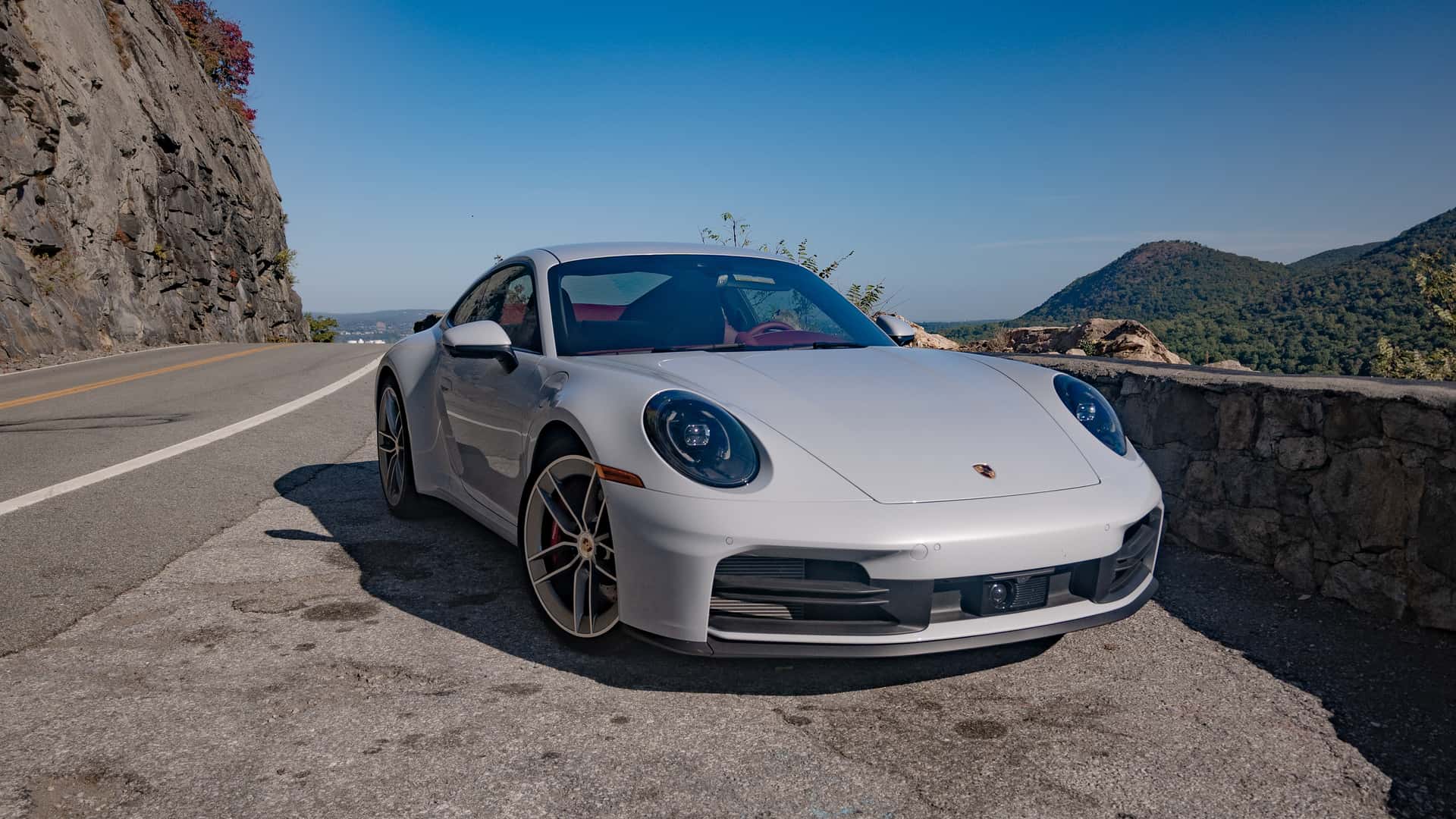 https://cdn.motor1.com/images/mgl/OoM8Me/s1/2025-porsche-911-carrera-s.jpg