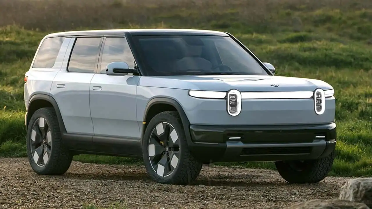 https://cdn.motor1.com/images/mgl/OoMKAM/s3/future-suvs-2026-2030-rivian-r2.webp