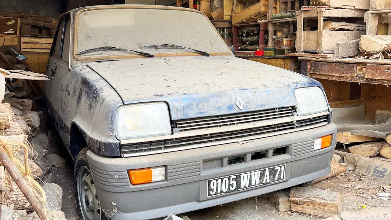 Questa Renault 5 classica abbandonata è nuova e ha solo 12 km