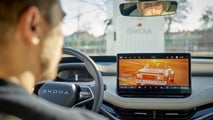 Skoda Play ist eine Videoplattform für Nachrichten und Lerninhalte. Es ist es nur im geparkten Zustand verfügbar.