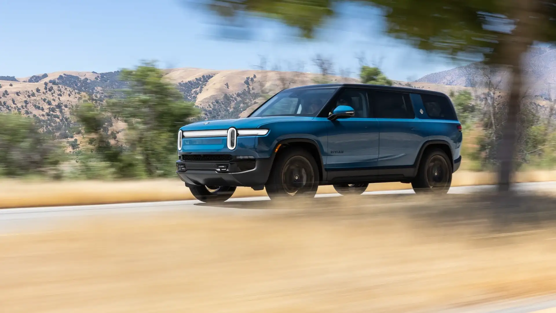 TechBeetle | Rivian Adds A Sport Mode To All R1 EVs On The Road