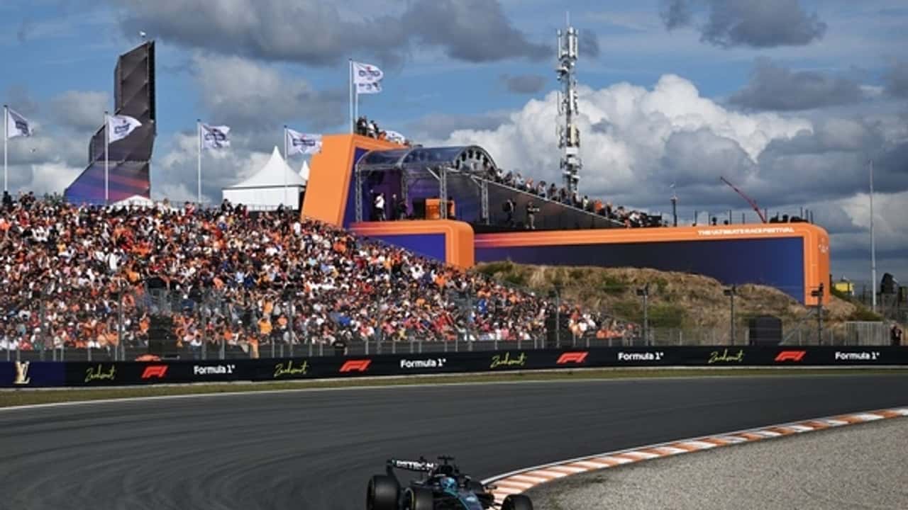 F1: Russell supera McLaren, Ferrari e Antonelli e é pole da sprint na Holanda; Bortoleto larga de 9º