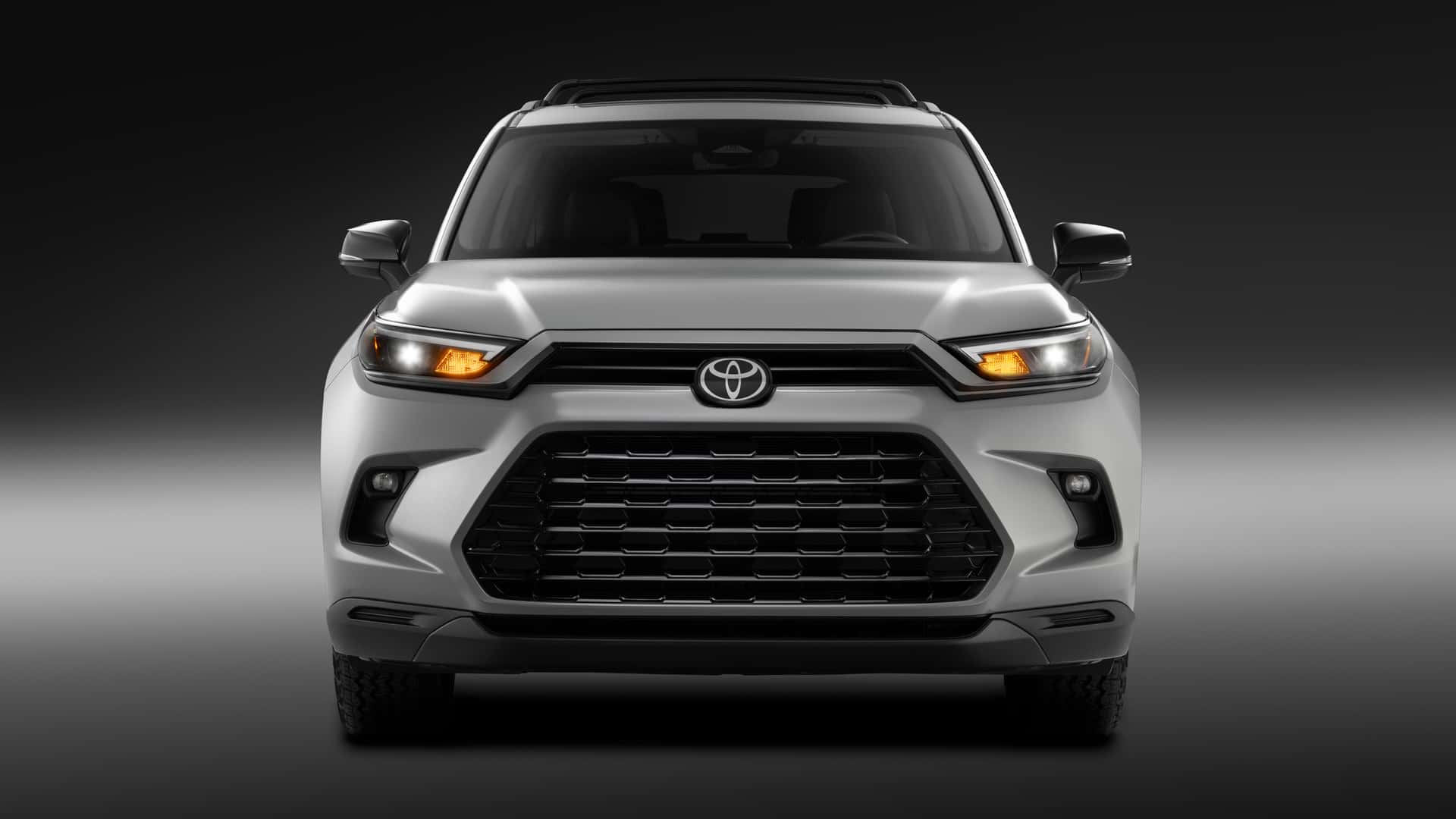 Toyota Grand Highlander Woodland, вид спереди