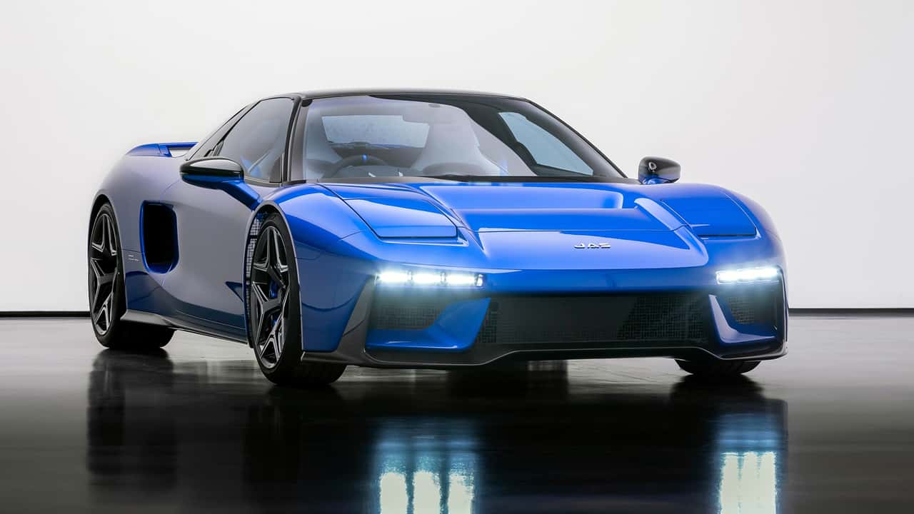 La Honda NSX rinasce con 420 CV e cambio manuale