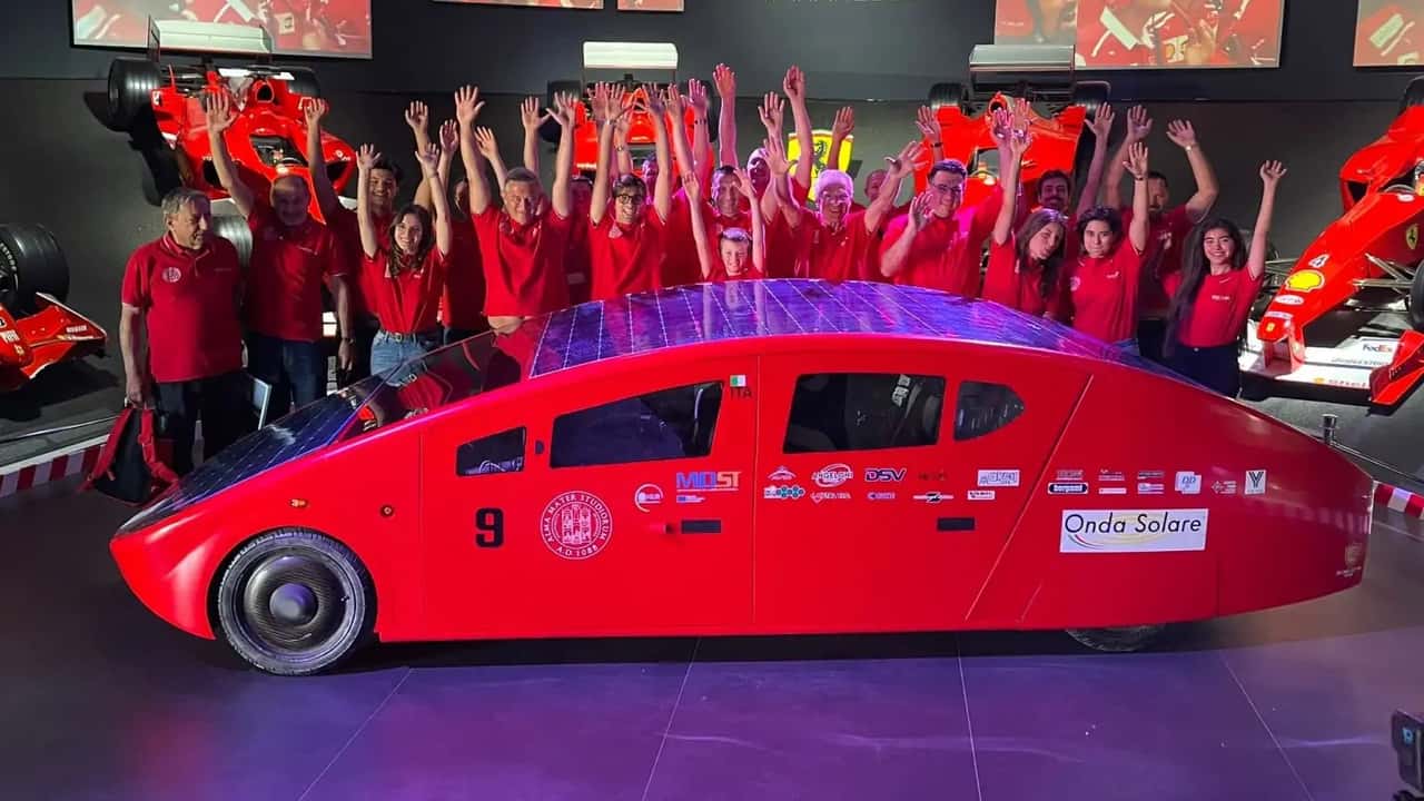 L’auto solare italiana che ha conquistato l’Europa