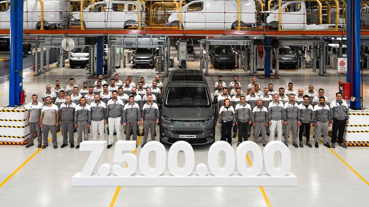 TOFAŞ, 7.5 milyonuncu aracını banttan indirdi