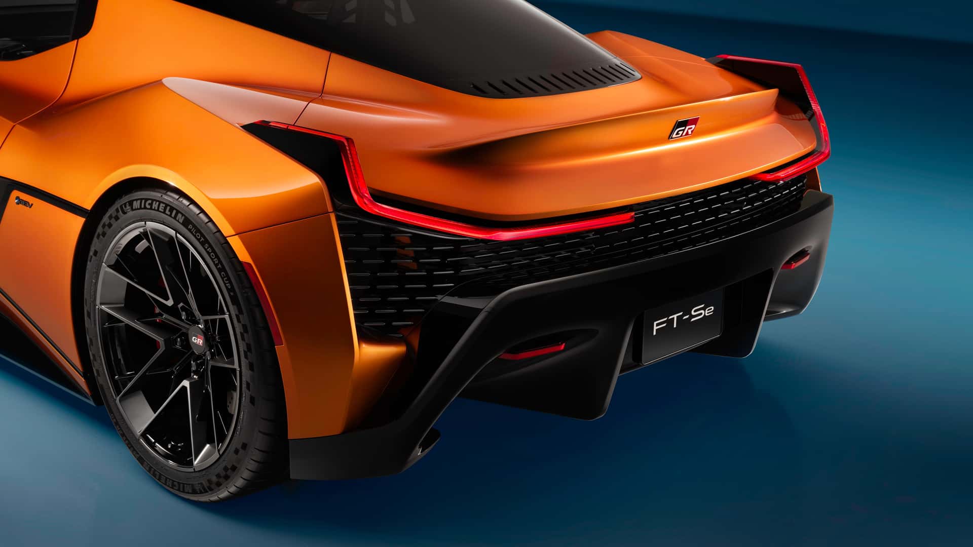 https://cdn.motor1.com/images/mgl/OoeBpL/s1/toyota-ft-se-concept.jpg
