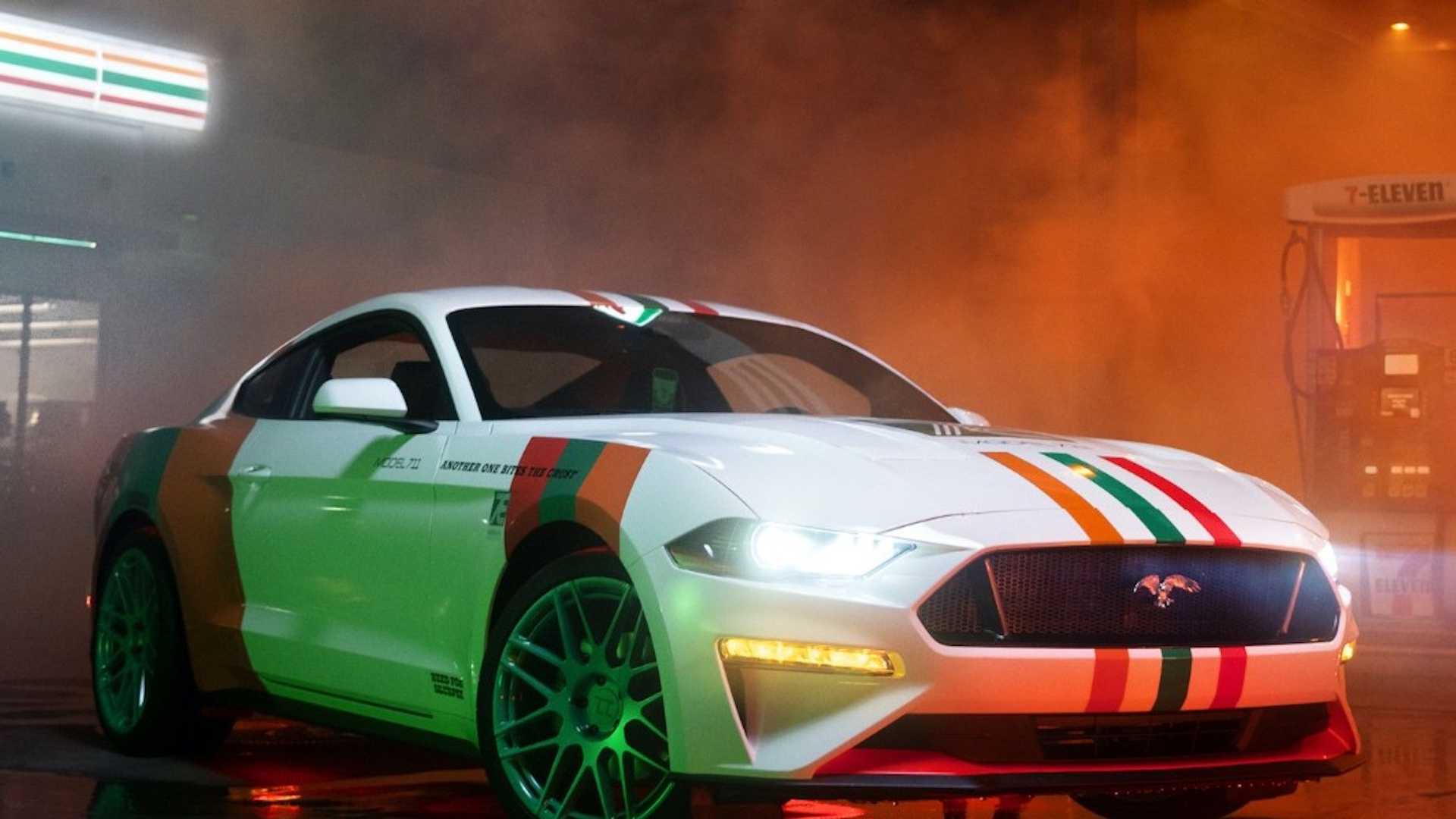 El Ford Mustang inspirado en el 711 es una pieza única de la cultura pop funky que puedes tener