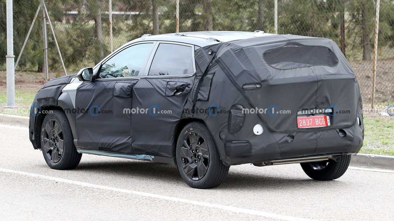 Hyundai Kona 2023, le nuove foto spia