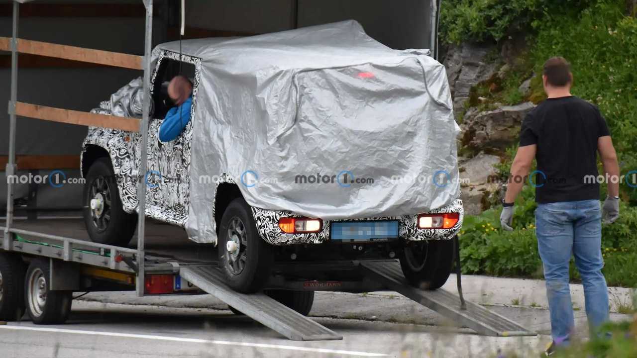 Foto spia a cinque porte di Suzuki Jimny