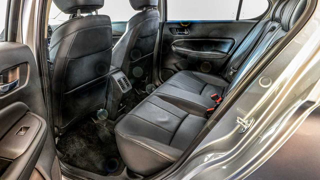 Comparativo: Honda City Touring vs. Nissan Versa Exclusive vs. Toyota Yaris Sedan XLS
