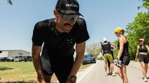 Le coureur d'ultra-marathon Robbie Balenger bat la Tesla Model 3