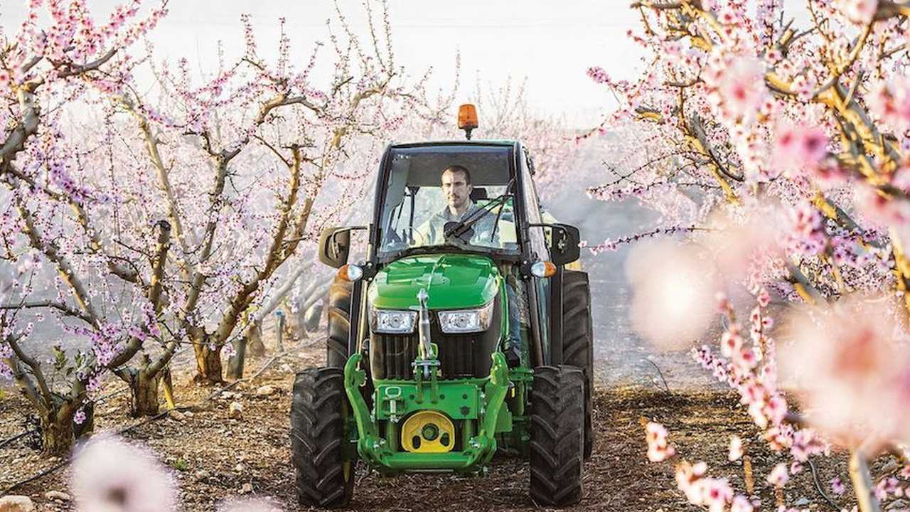 John Deere: ancora Carraro per i trattori da frutteto-vigneto