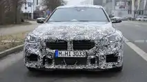 Foto spia BMW M2 Coupe 2023 con meno mimetizzazione