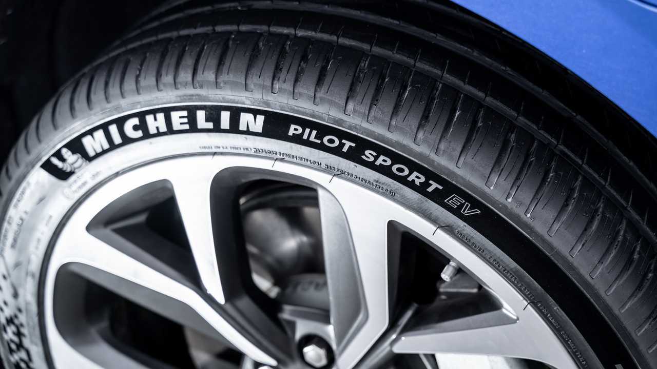 Шины Michelin Pilot Sport EV на Jaguar I-Pace
