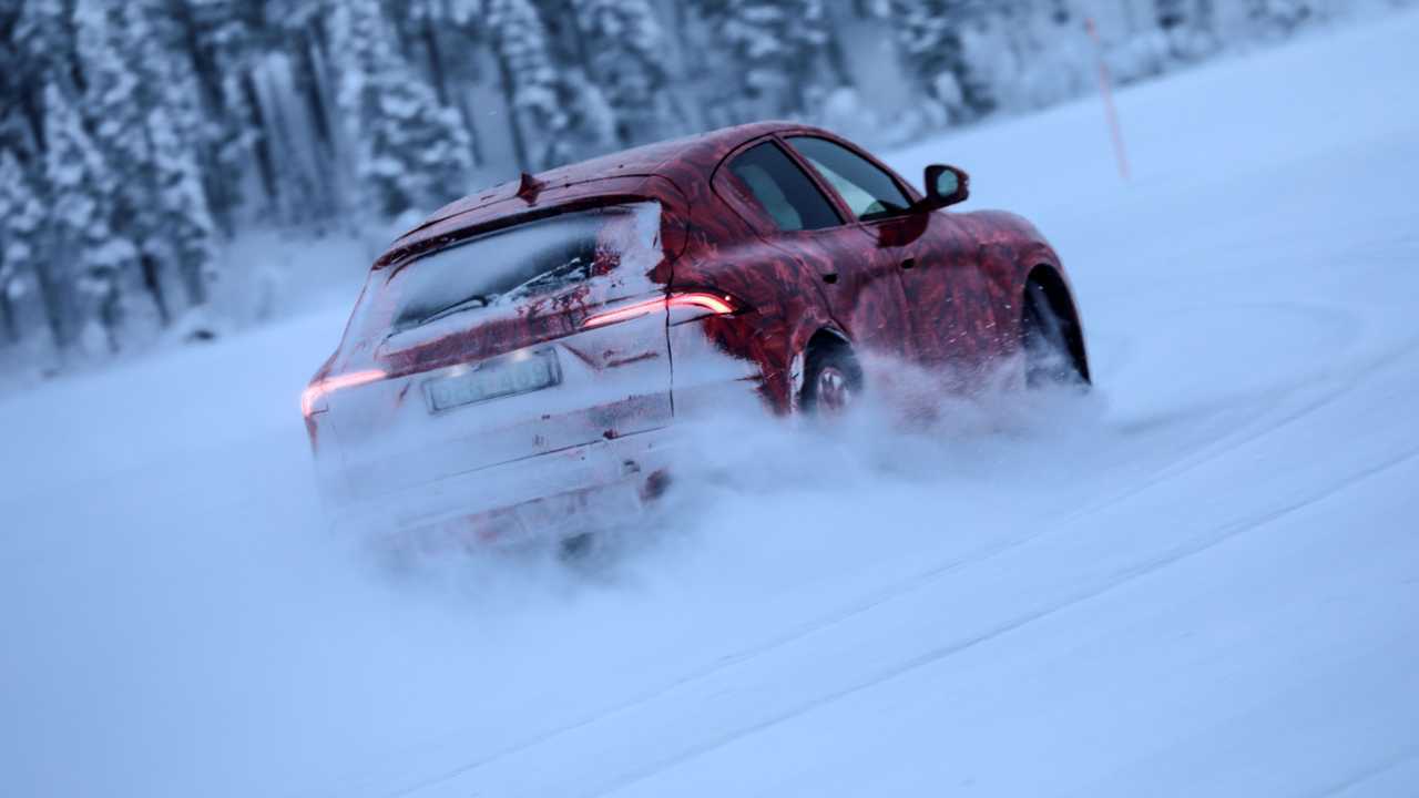 Foto - Maserati Grecale, le foto ufficiali dei prototipi sulla neve