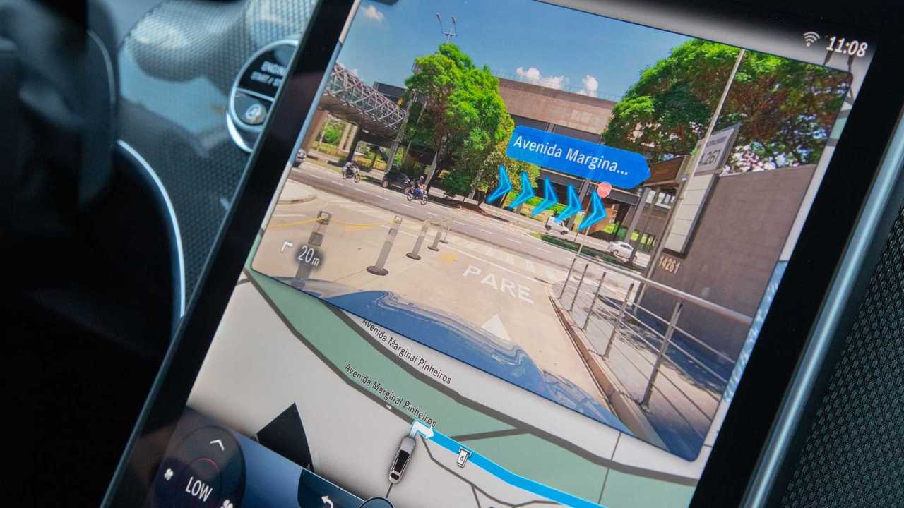 MBUX com realidade aumentada - C300 AMG Line 2022