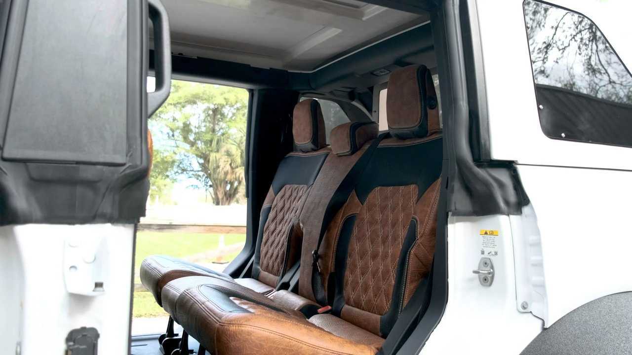 Ford Bronco 6x6 by Apocalypse Manufacturing