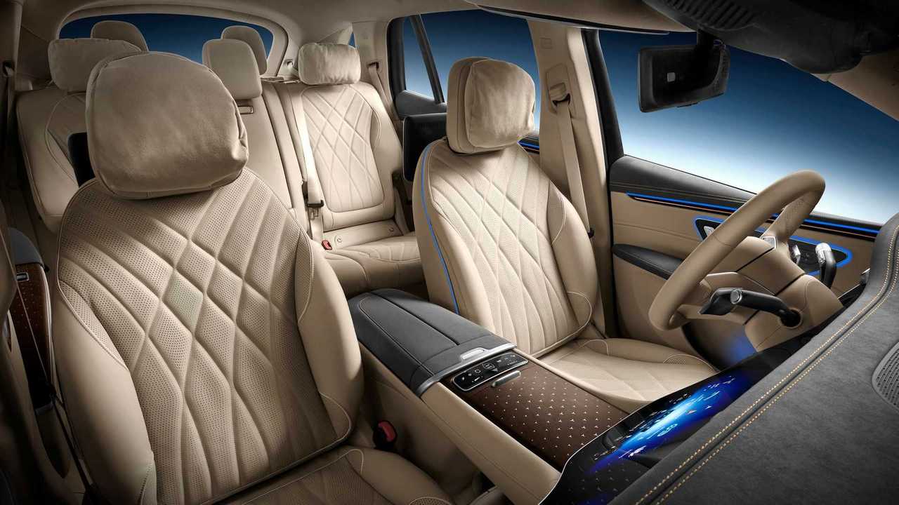 Тизер Mercedes-Benz EQS SUV