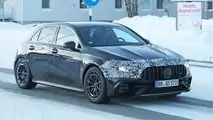 2023 Mercedes-AMG A45 facelift foto spia