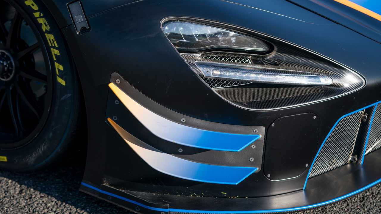 McLaren 720S GT3 Evo, con mejoras aerodinámicas y de suspensión