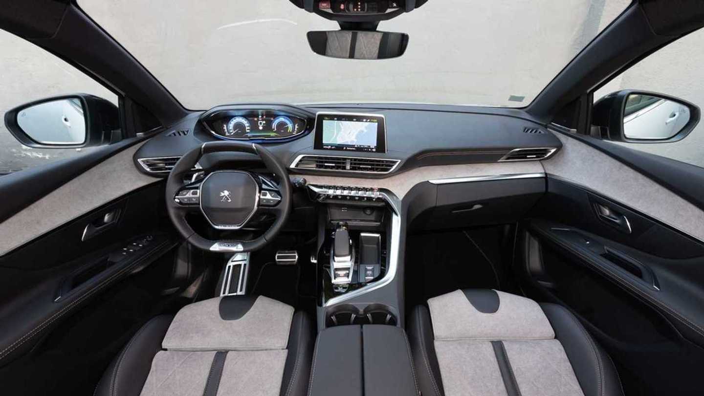 Confronto Tra Jeep Compass E Peugeot 3008