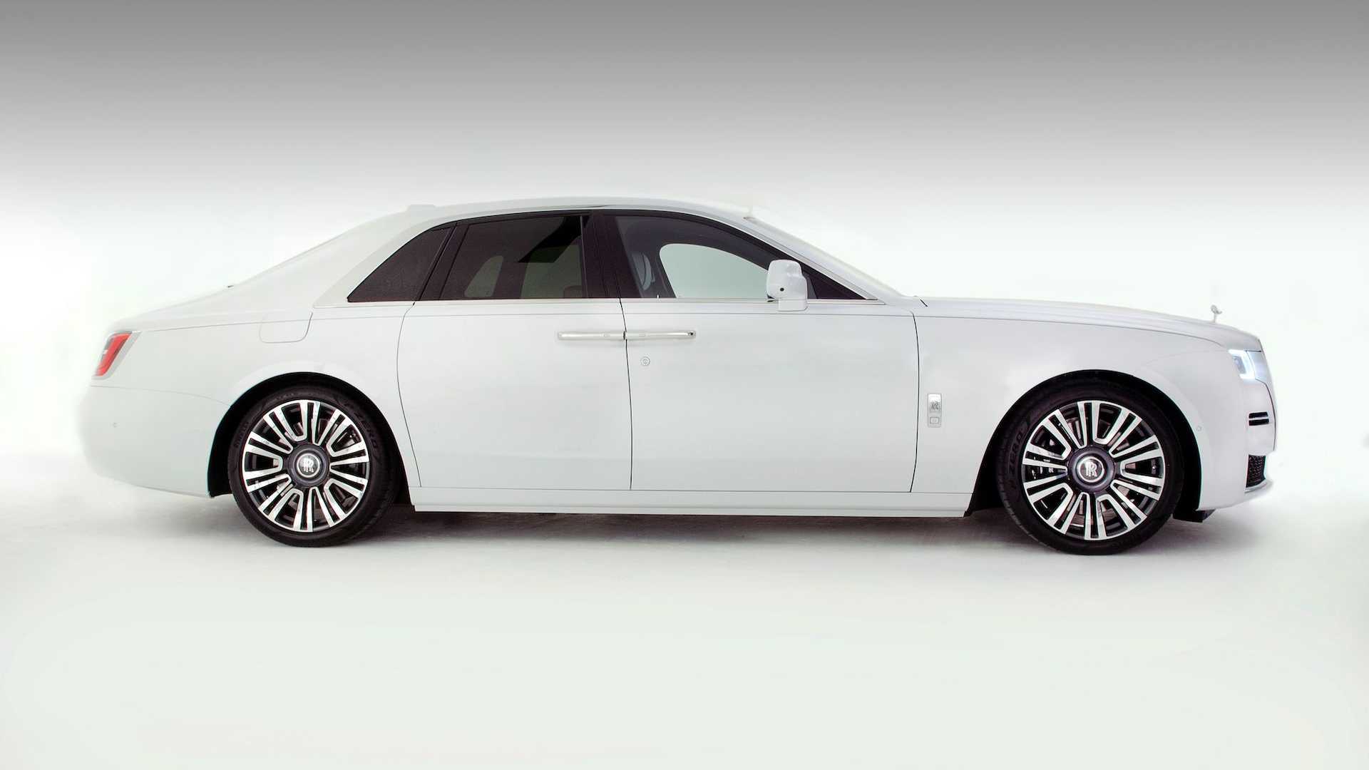2021-rolls-royce-ghost-rear.jpg