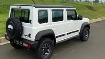 Recreación Suzuki Jimny cuatro puertas
