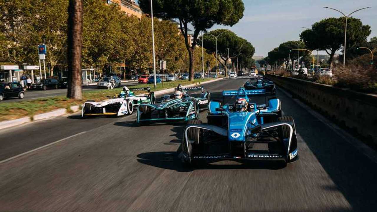 Formula E готова продать устаревшие болиды