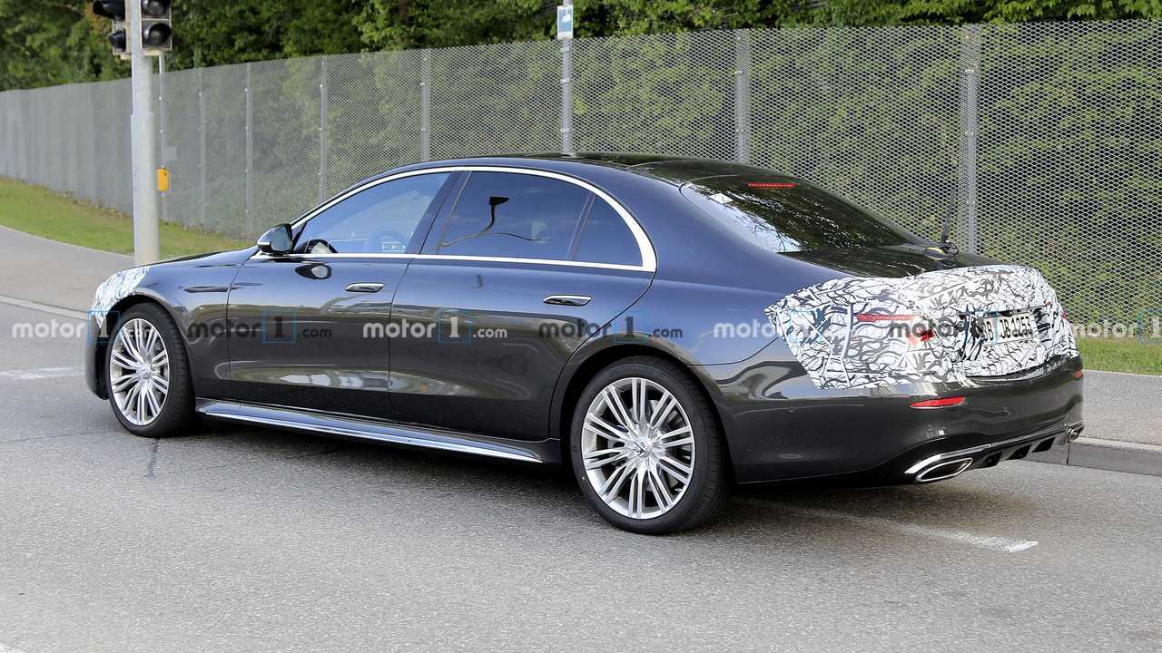 2021 Foto spia Mercedes Classe S con corpo di produzione