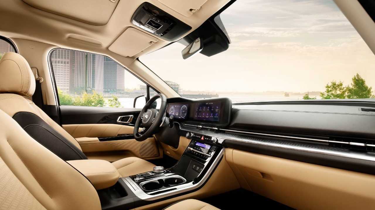 2020 Kia Sedona/Carnival Resmi