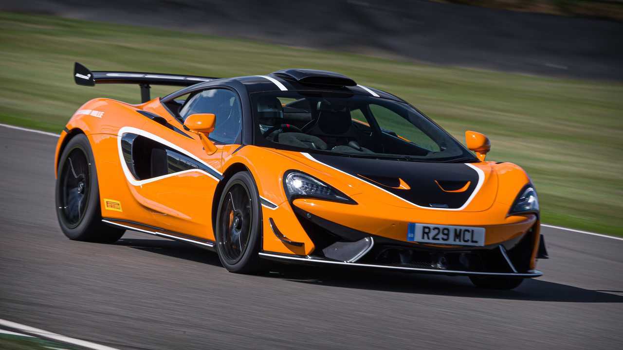 2020 McLaren 620R front quarter action