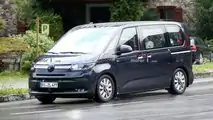 VW Transporter T7 neues Spionagefoto (vordere drei Viertel)