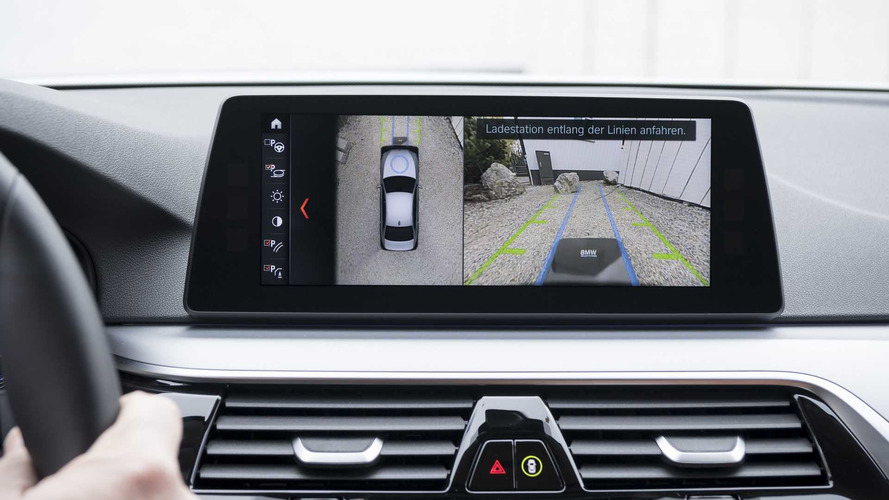 BMW 530e iPerformance – wireless charging