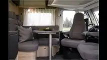Neue Wohnmobile, neue Wohnwagen