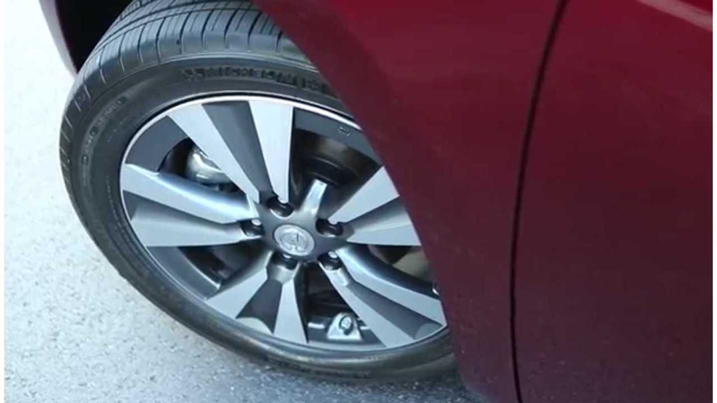 2016 Nissan LEAF 107 Miles EPA Range Full Specs/Pricing