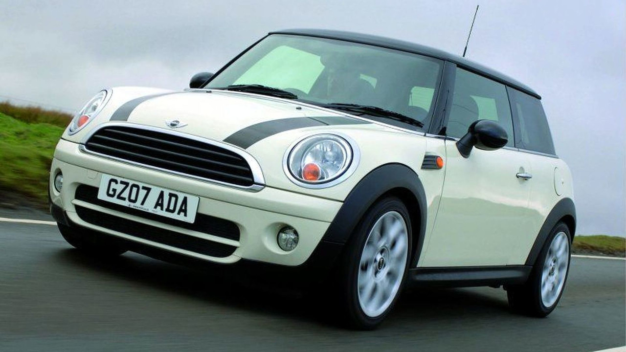 Mini Cooper D Now Gets 72 4 Miles Per Gallon Uk Motor1 Photos Mini Cooper D Now Gets 72 4 Miles Per Gallon Uk