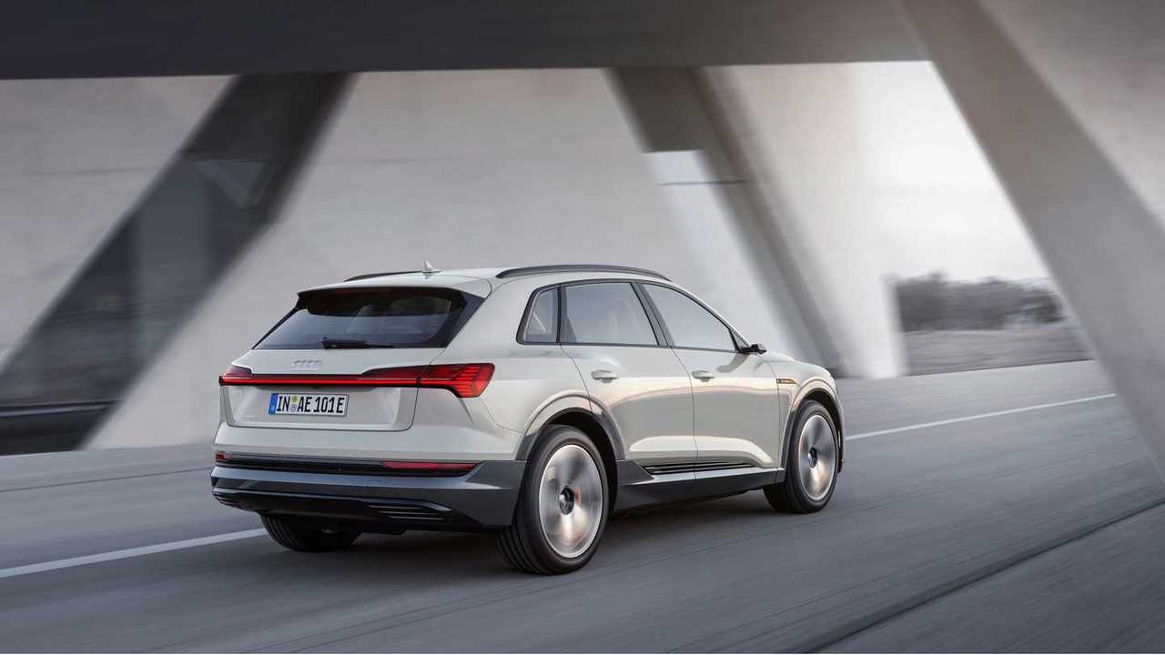 Audi e-tron (wallpaper 2,560x – click to enlarge)