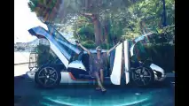 Carina Lima e la sua passione per le supercar