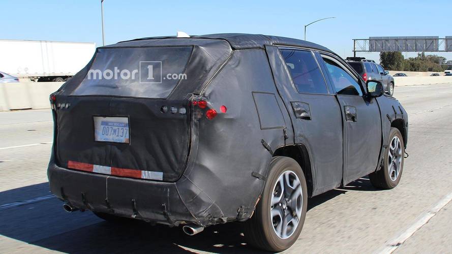 Toyota RAV4 2019, fotos espía