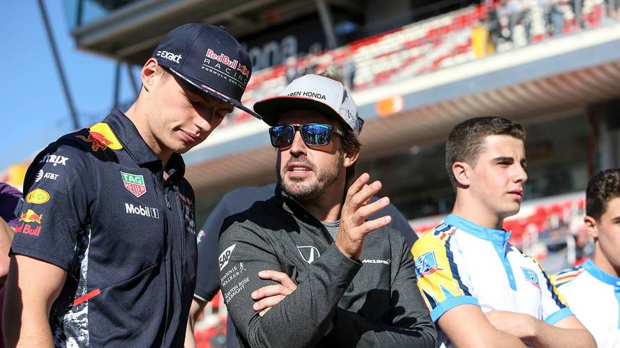 Red Bull no cierra la puerta a Alonso, Hamilton y Vettel