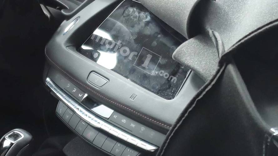 2018 Cadillac XT4'ün İç Mekan Casus Fotoğrafları