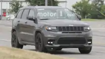 Jeep Grand Cherokee Trawkhawk Spy Shots