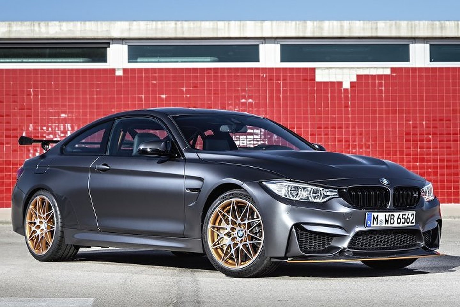 BMW M4 GTS Uses Water-Injection System to Make Track-Day Power