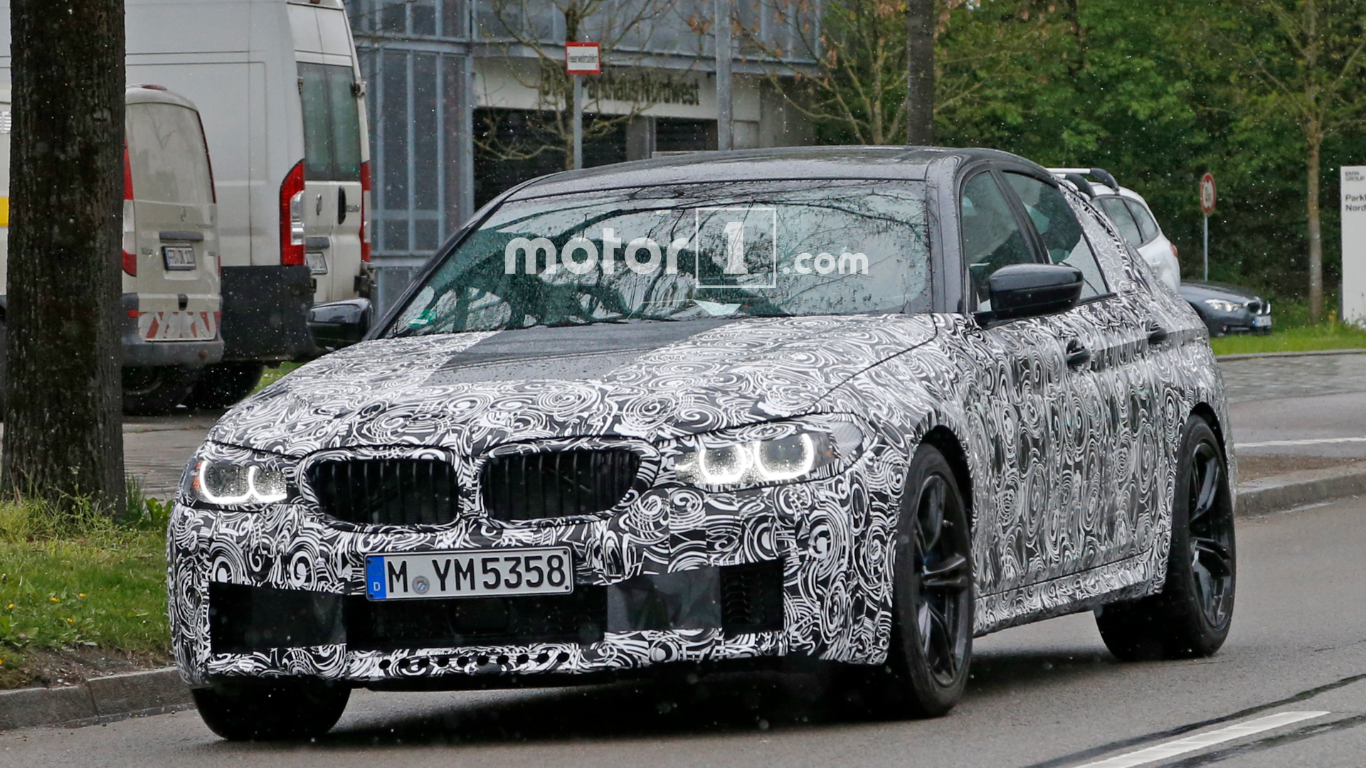 2017 BMW M5 spied with production lights