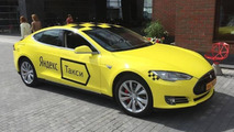 Yandex Taxi Tesla Model S / pikabu.ru