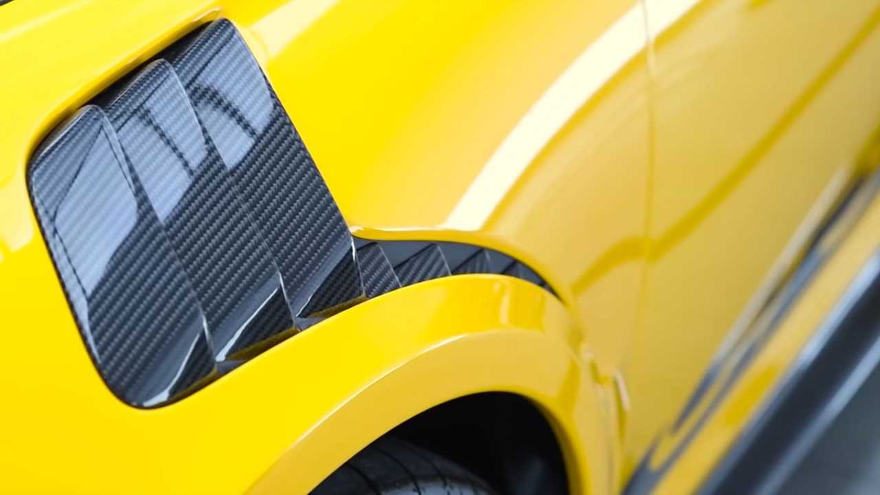 Porsche Topaz Body Image
